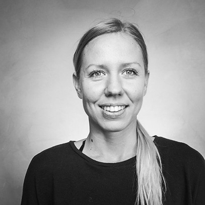 karina hojgaard sparkling yoga-karina